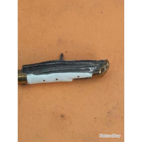 1 pin's couteau laguiole blanc   P�che collection