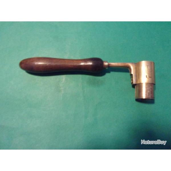 Belle chargette � poudre et � plomb en laiton