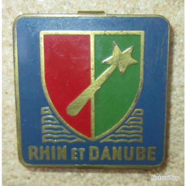 1� Arm�e, RHIN et DANUBE, laiton peint, 30 x 30 mm, fixation pattes