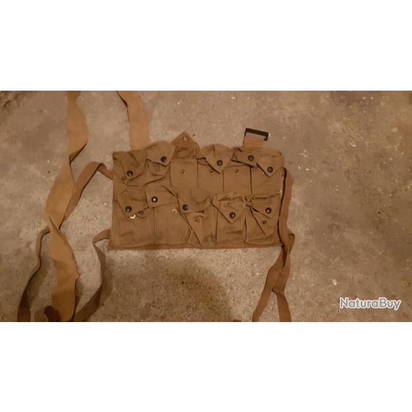chasuble veste porte Grenade arm�e US WWI 2�me guerre Mondiale avec marquage