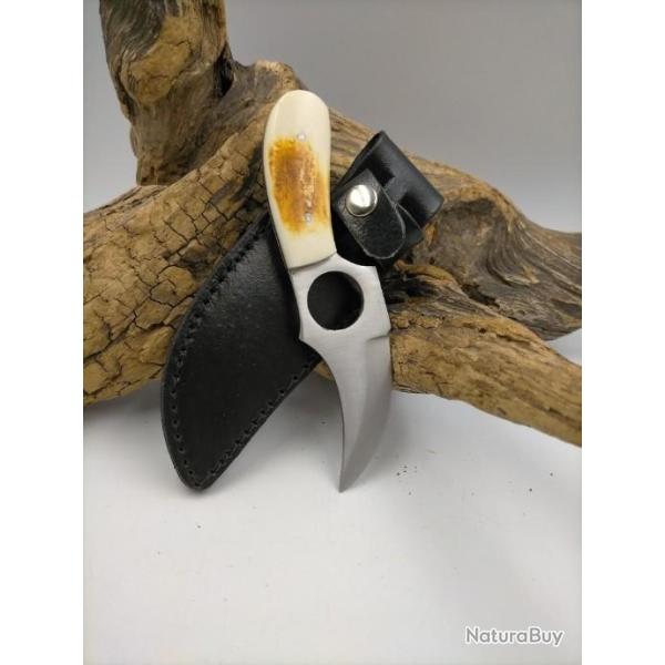 Beau Poignard Skinner Manche en Os de chameau avec Etui en Cuir
