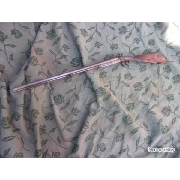 fusil � cartouches � broches en 16  enti�rement grav� et crosse sculpt�e