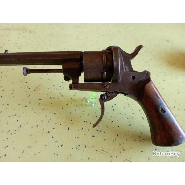 Revolver Li�geois en 7mn � broche en TBE.