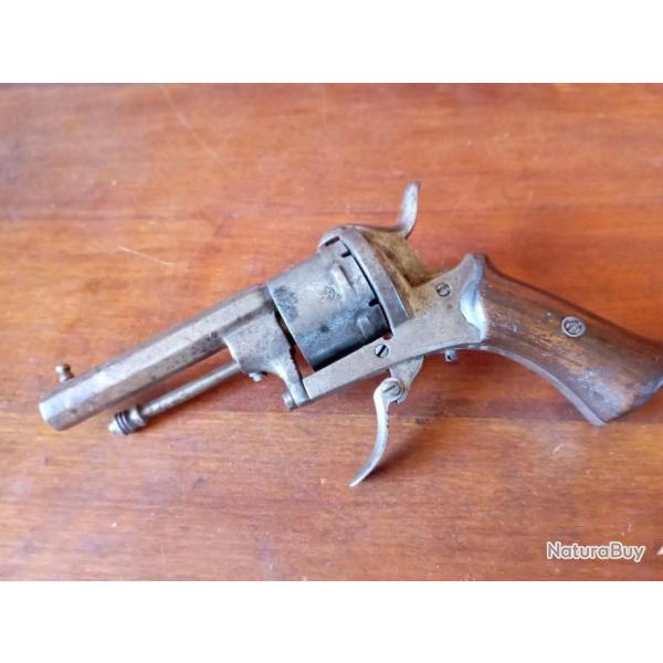 Revolver Li�geois en 7mn � broche.