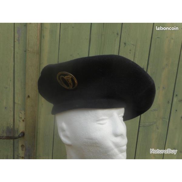 bret / tarte de chasseur alpin avec insigne