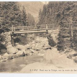 CPA Suisse Pont sur le Triège Route de Salvan à Fenestral