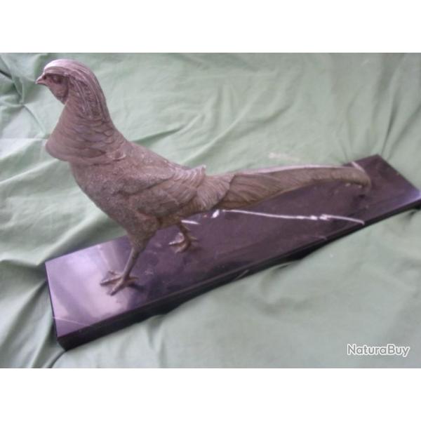 sculpture de faisan m�tal sur socle de marbre