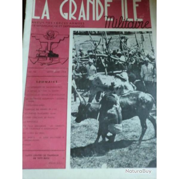 REVUE DES FORCES ARMEES DE MADAGASCARD LA GRANDE ILE SEPTEMBRE 1954 LUTTE CONTRE LES TAUREAUX/ No 18