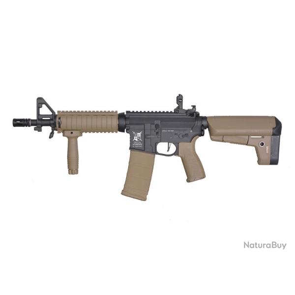 Delta Armory M4 CQB-R Noir / Tan Bravo AEG 1.5J Pack complet