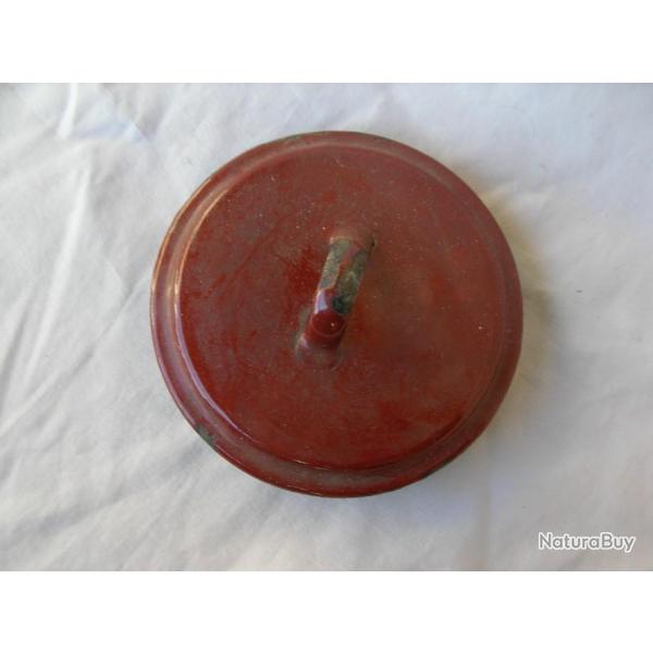 WW1/WW2 FRANCE COUVERCLE DE GAMELLE POUR POPOTTE EN M�TAL PEINT MARRON 9.7 CM