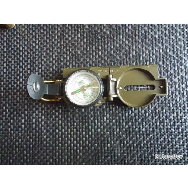 BOUSSOL MILITAIRE MULTIFONCTION - SANS MARQUAGE