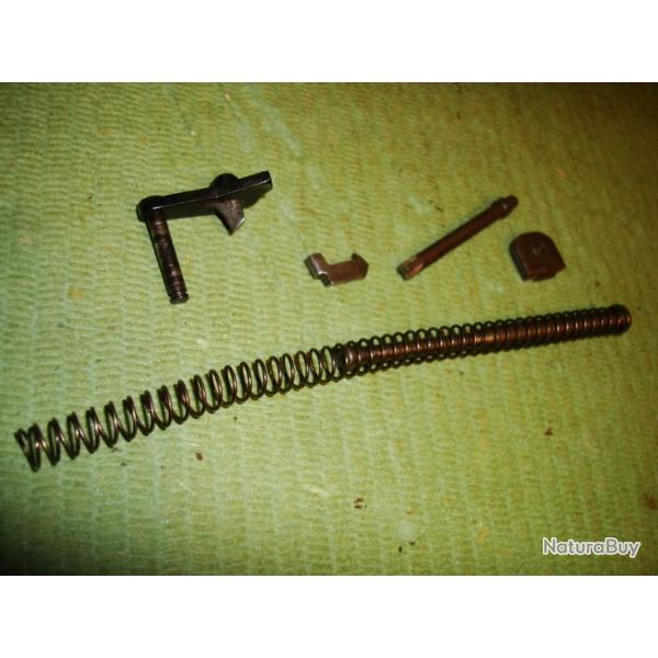 LOT DE PIECE POUR ..PA.22LR.."UNIQUE D2"