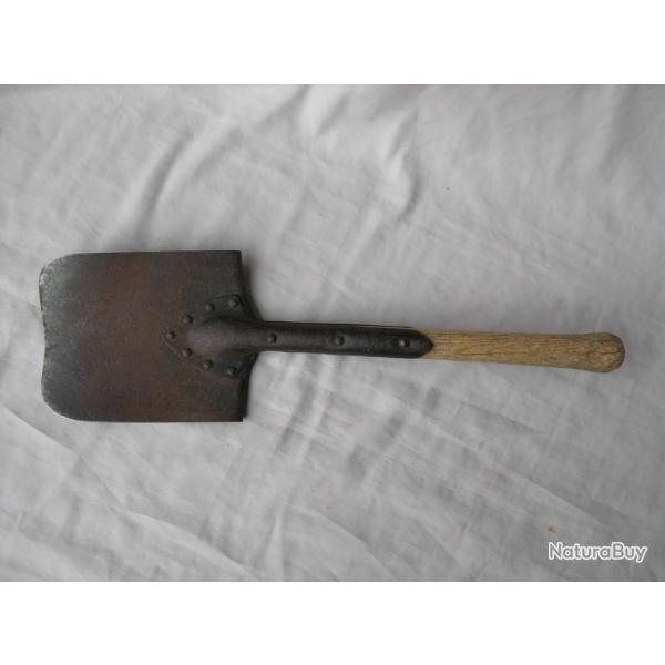 WW1WW2 PELLE DROITE INDIVIDUELLE R�GLEMENTAIRE TYPE FRANCAISE 10 RIVETS DE FACE 52 CM