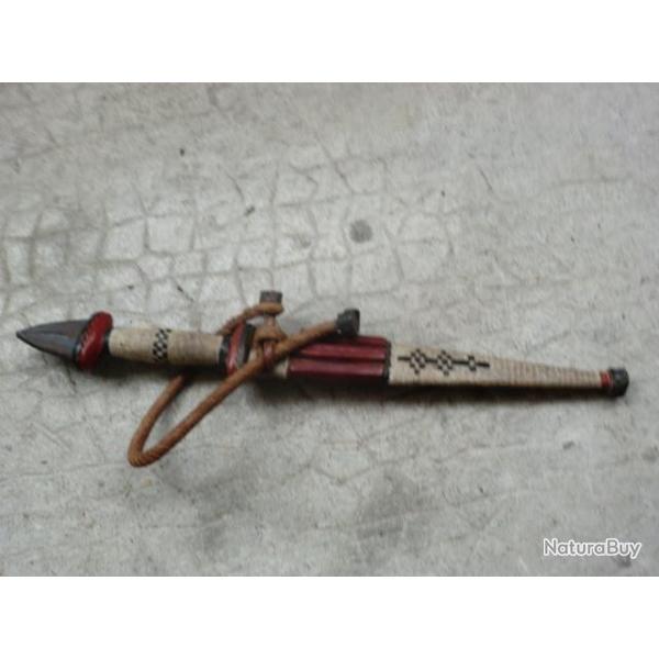 POIGNARD   ART  ETHNIQUE