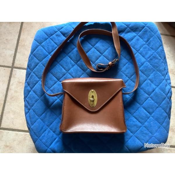 Sacoche en cuir de marque Jacques Esterel pour cartouches ou autres, pas de prix de r�serve