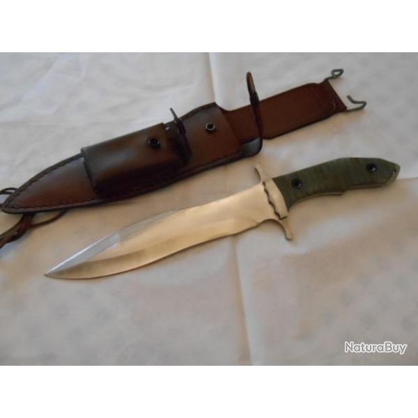 PUISSANT COUTEAU DE CAMP , DE BROUSSE , TOUT OUT DOOR