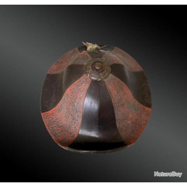 CASQUE pour enfant � int�rieur rouge. Jingasa de type Baj�-gasa Japon, fin de l'�re Meiji (1868-1912