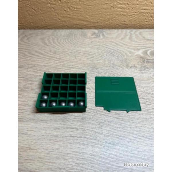 Boite verte fonc pour 25 balles ronde ou ogivale calibre 31 poudre noire