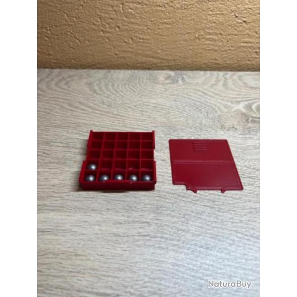 Lot de 4 boites rouge + 1 offerte pour 25 balles ronde ou ogivale calibre 31 poudre noire
