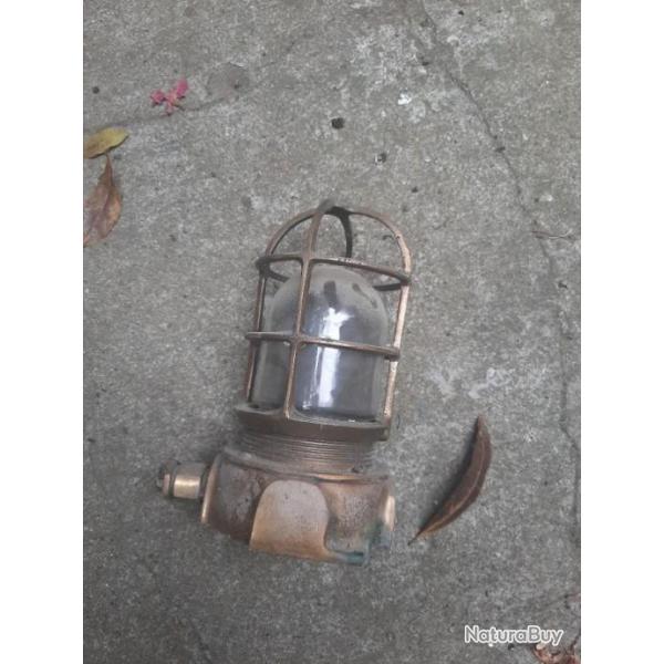 Lampe de coursive US Navy bronze