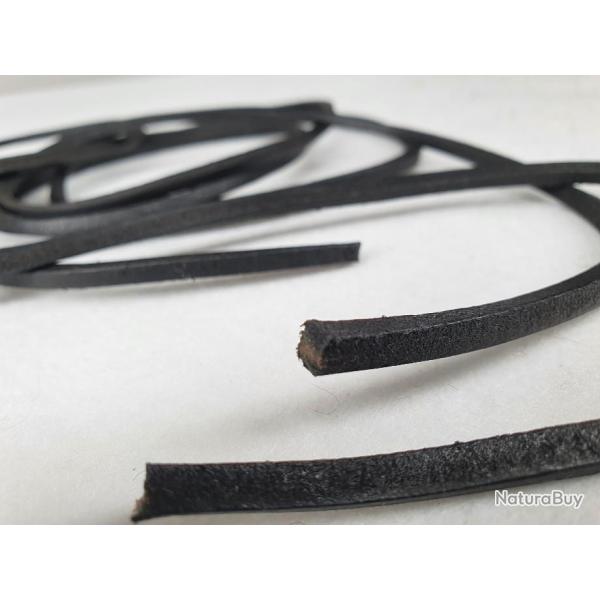 Paire de lacets cuir pour brodequin fran�ais mod�le 1912 ou 1917