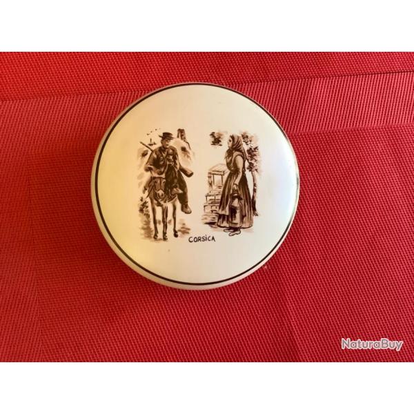 Coffret en cramique fine de corse, pas de prix de rserve
