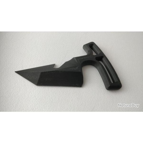 dague de poing en polym�re (version barbel�e)