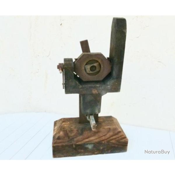 Maquette de Muse d'artillerie sur socle bois