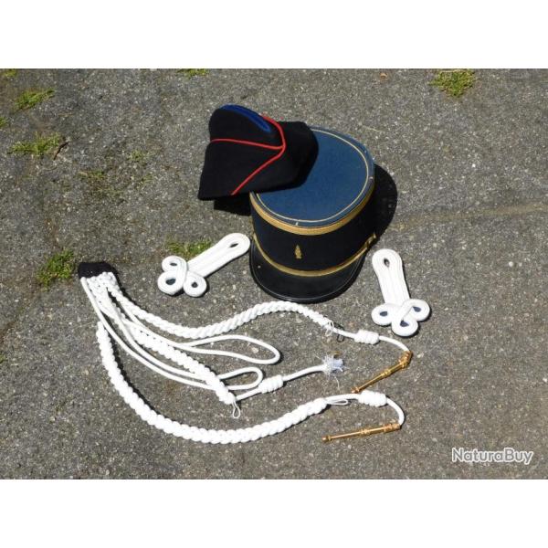 ANCIEN ENSEMBLE GENDARMERIE MOBILE GRANDE TENUE / KEPI / CALOT / EPAULETTES / FOURRAGERES / +++