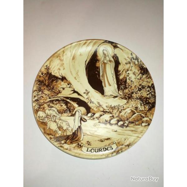 Assiette vintage de d�coration Lourdes / Rare