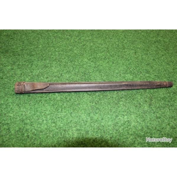 FOURREAU  CUIR  DE BAIONNETTE  TRIANGULAIRE  A DETERMINER 19 �ME