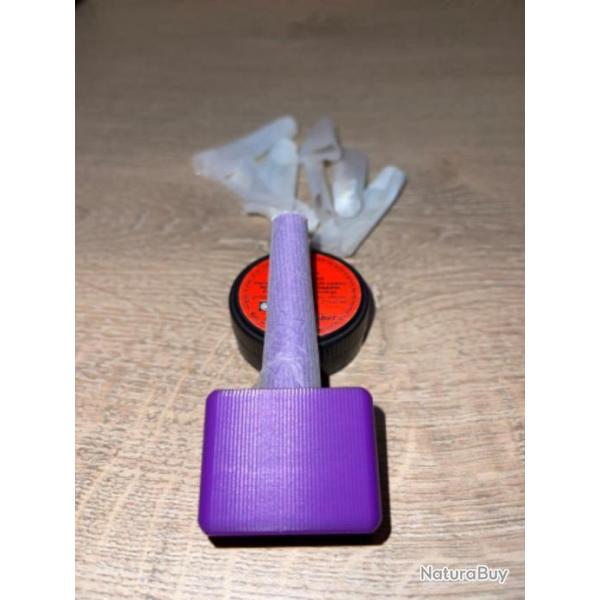 Mandrin violet pour confectionner les �tuis en papier combustible des armes � percussion en 31