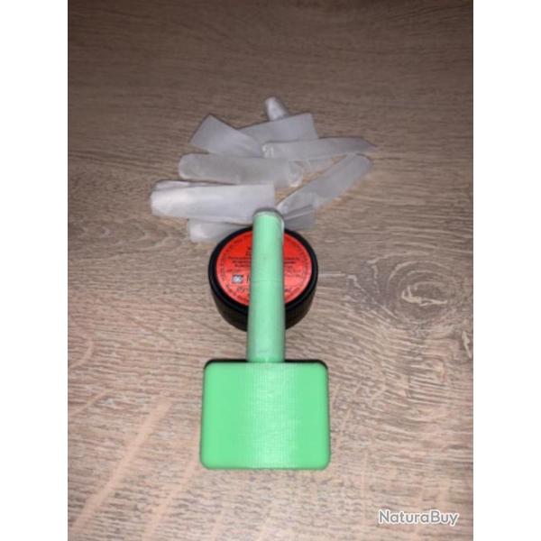 Mandrin vert clair pour confectionner les �tuis en papier combustible des armes � percussion en 31