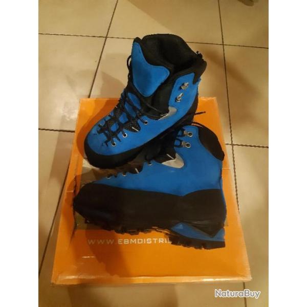 CHAUSSURE bucheronnage