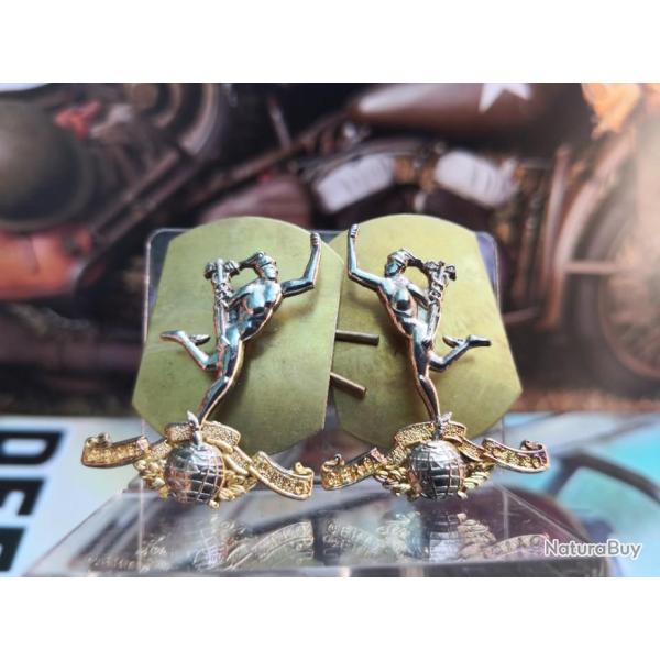 Arm�e Britannique-Lot de deux insignes de col du Royal Signal Corps  (n)