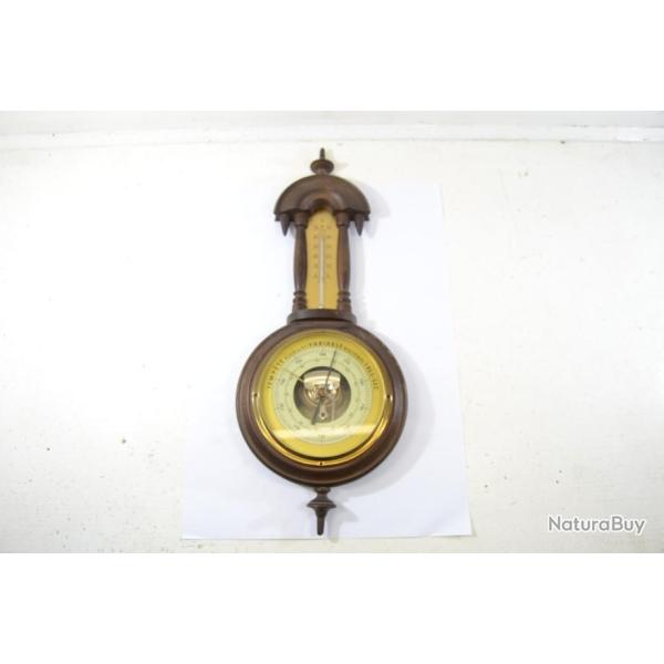 Ancien barom�tre avec thermom�tre. D�coration murale marine. Temps temp�rature