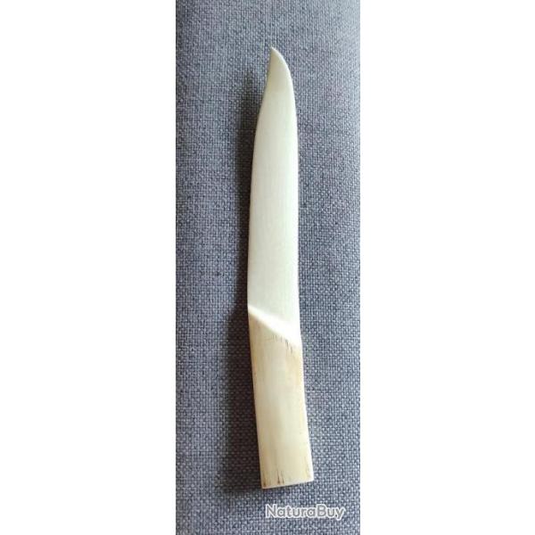 N�cessaire de bureau ou re lettres ou coupe papier,mati�re a definir