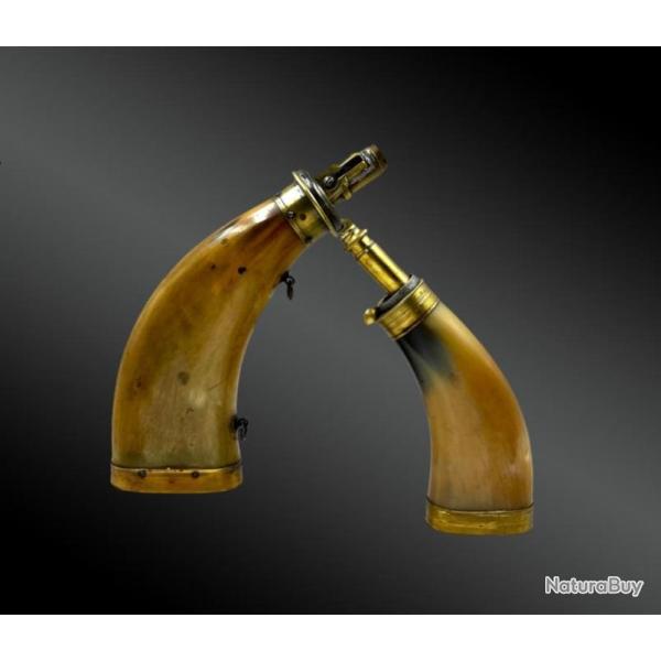 Ensemble de DEUX POIRE A POUDRE - France - XIX�me