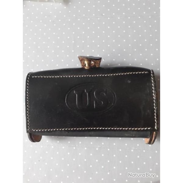 Reproduction de cartouchiere  USA 1873 lc Keever en cuir.