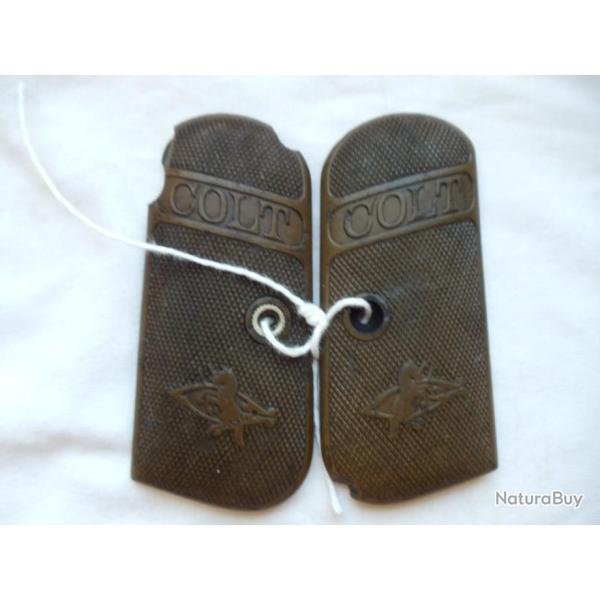 Paire de plaquettes pour pistolet COLT .