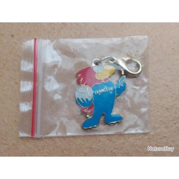 PORTE CLEF METAL COUPE DE MONDE FOOTBALL FRANCE 98 FOOTIX98