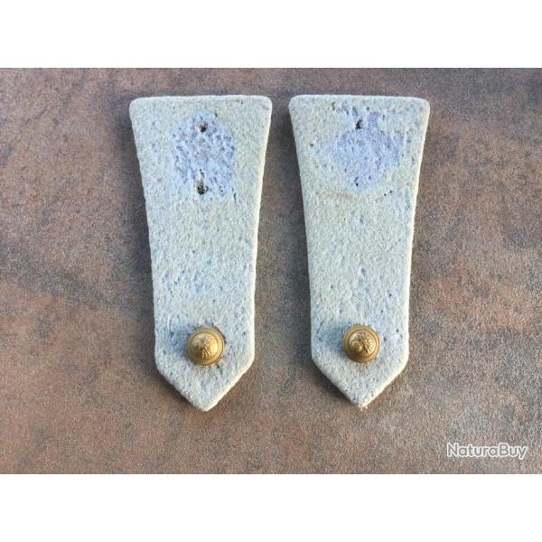 Paire de patte d'�paule militaire avec bouton laiton 1950-60