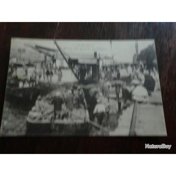 CP  CASABLANCA  LES BARCASSES DEBARQUANT DES MARCHANDISES