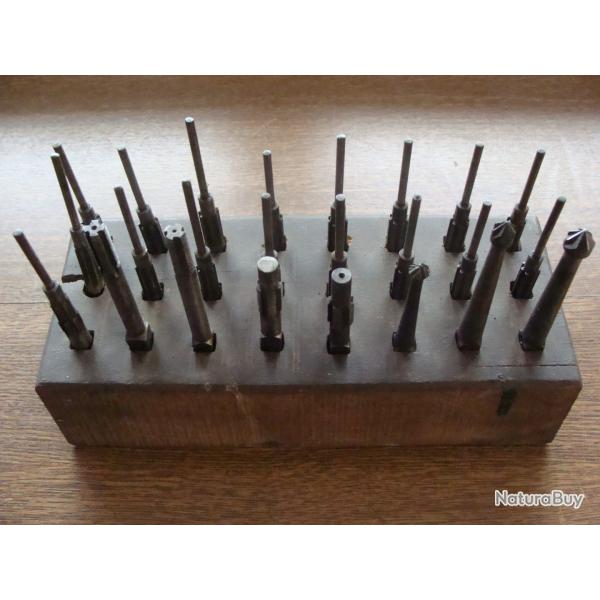 LOT D'OUTILLAGE ARMURIER