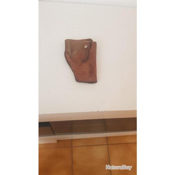 holster de ceinture cuir  pour pistolet ou revolver moyen