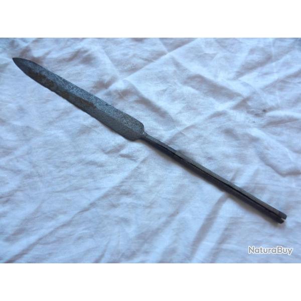 tr�s ancien fer de lance sagaie africaine