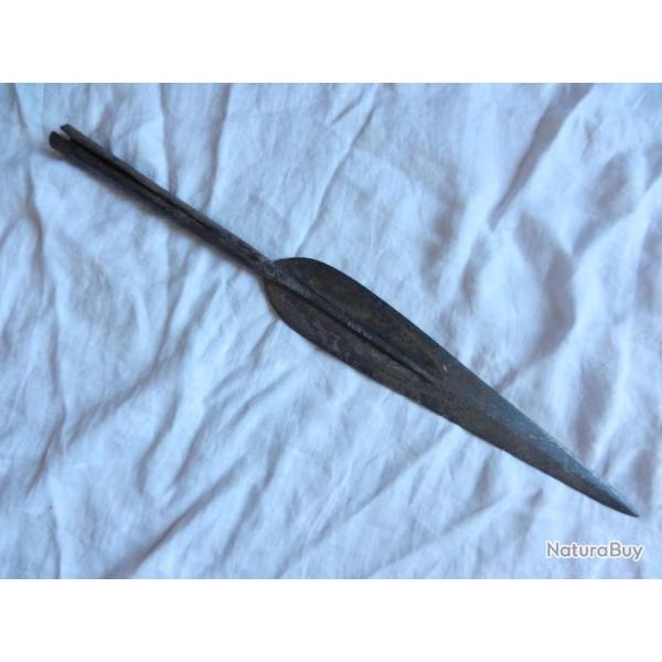 tr�s beau fer de lance sagaie africaine ancien