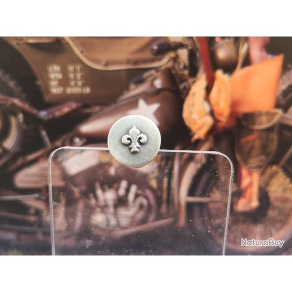 Insigne de col royaliste - Diam�tre : 12 mm end