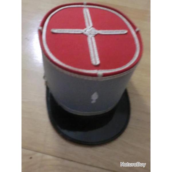 KEPI  MILITAIRE VELOURS BLEU CLAIR AVEC DESSUS DE VELOURS ROUGE