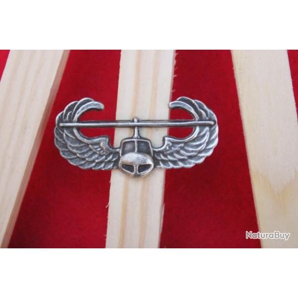 Air Assault Badge ( Arm�e Am�ricaine ) Largeur :3.5 cm Hauteur : 1.6 cm